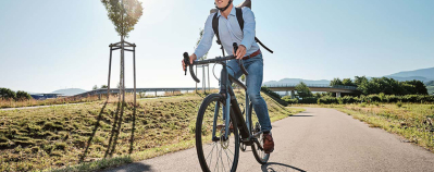 自行车作为“公司交通工具”保护气候，促进健康。